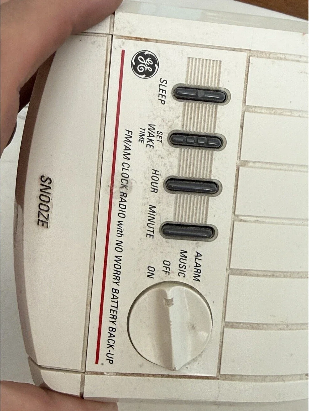 General Electric GE Digital Alarm Clock Vintage AM/FM Radio 7-4606WHA - Works